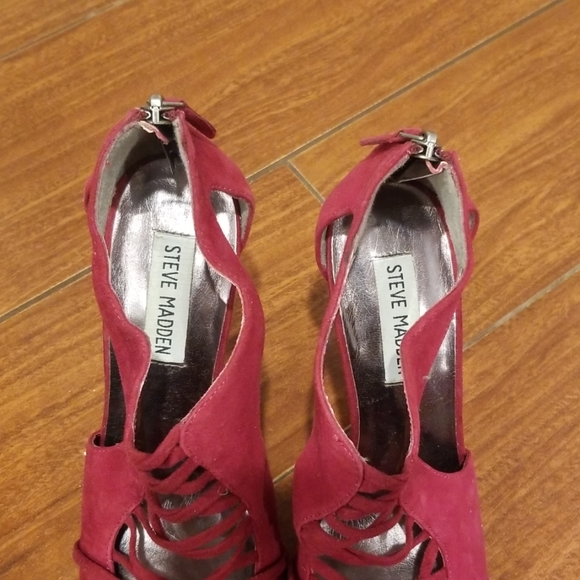 Red heel - Picture 4 of 4